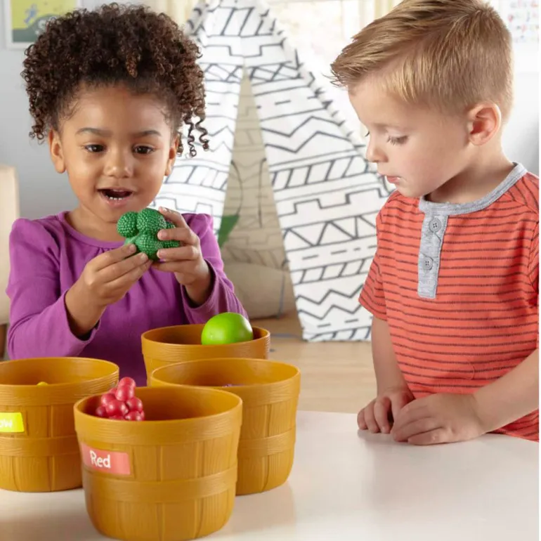 Learning Resources, Learn About Colors – Sorting Set with Vegetables and Fruits