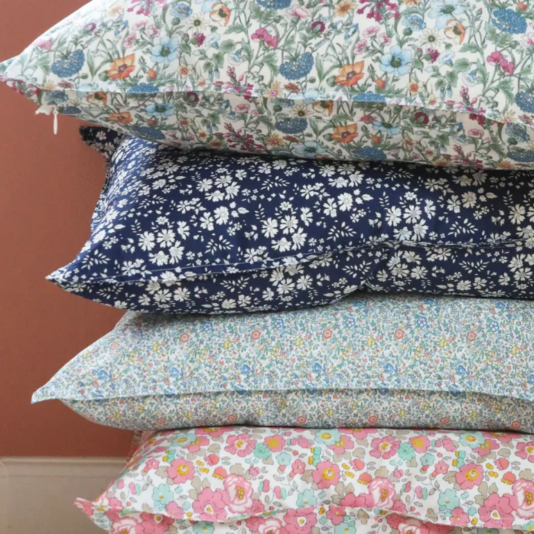 Lirum Larum Leg Mini, Liberty pillow, 50 x 50 cm - Alexander