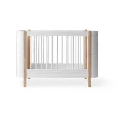 Oliver Furniture, Wood Mini+ Crib including Junior Kit – White/Oak