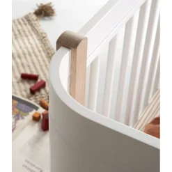 Oliver Furniture, Wood Mini+ Crib including Junior Kit – White/Oak