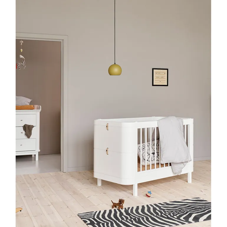 Oliver Furniture, Wood Mini+ Crib Including Junior Kit – White